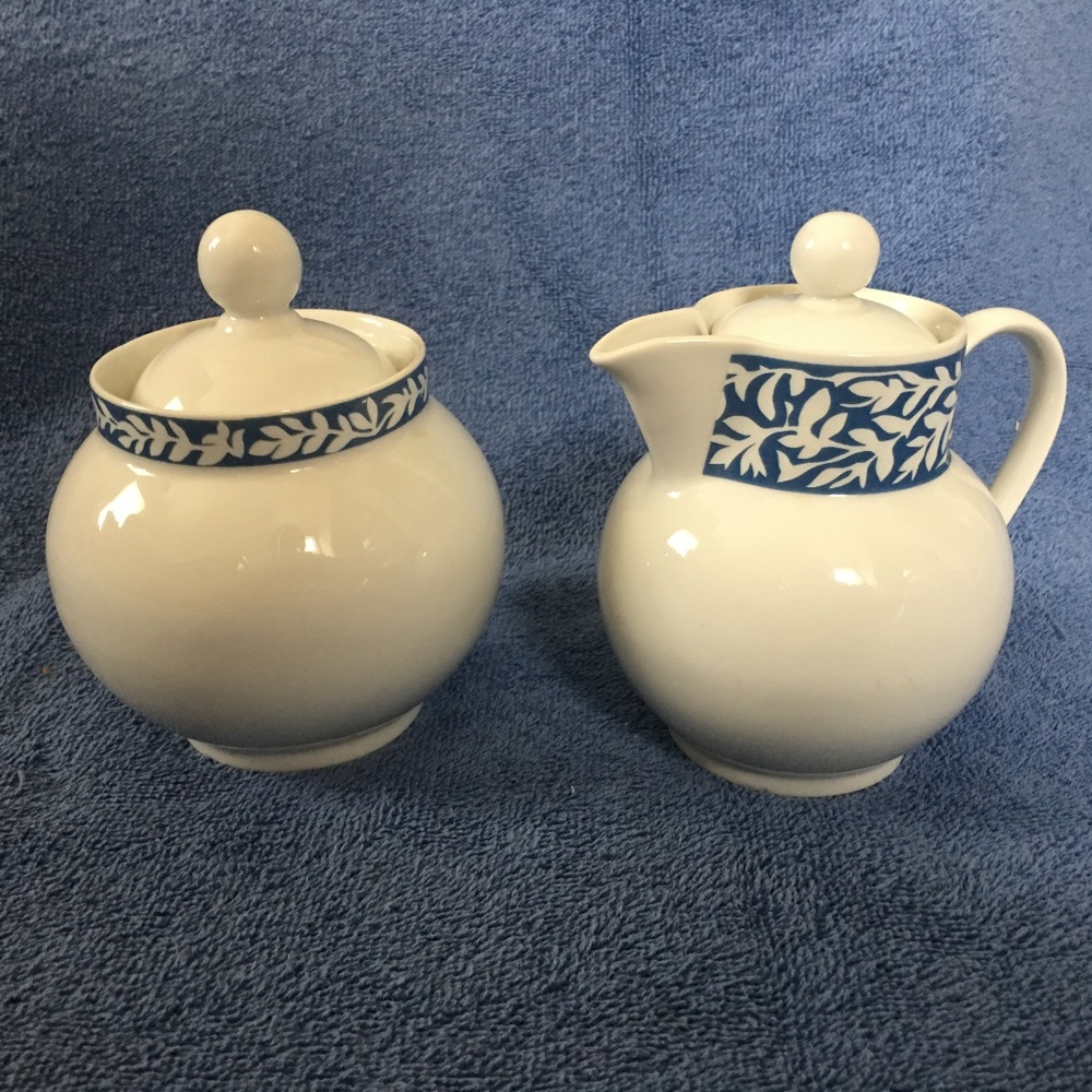 Dansk Trellis Delft Blue Sugar Bowl/Creamer Set